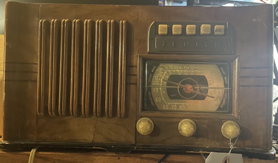 Antique Radio Shop